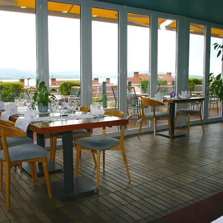 Apartments Villa Azzurra Bol-3